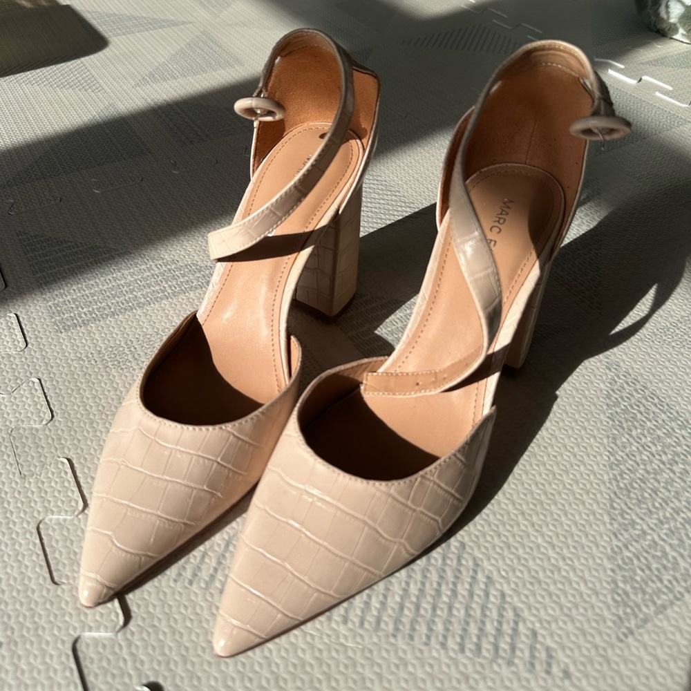 Marc Fisher Beige Croc-Embossed pumps